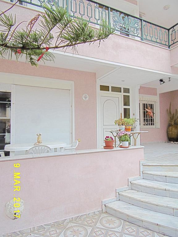 Spacious Apartment Corinth ภายนอก รูปภาพ