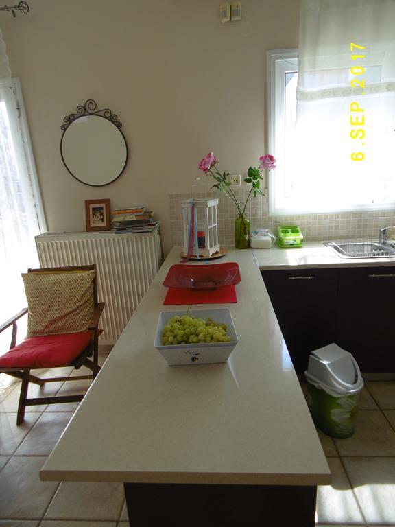 Spacious Apartment Corinth ภายนอก รูปภาพ